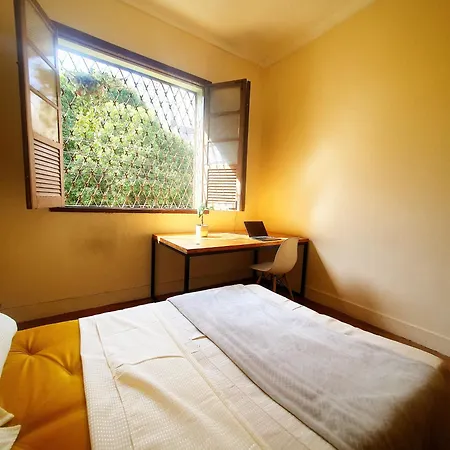 Quarto Casal Com Janela Casa Caramel Belo Horizonte Exterior photo