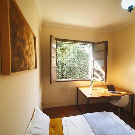 Quarto Casal Com Janela Casa Caramel Belo Horizonte Exterior photo